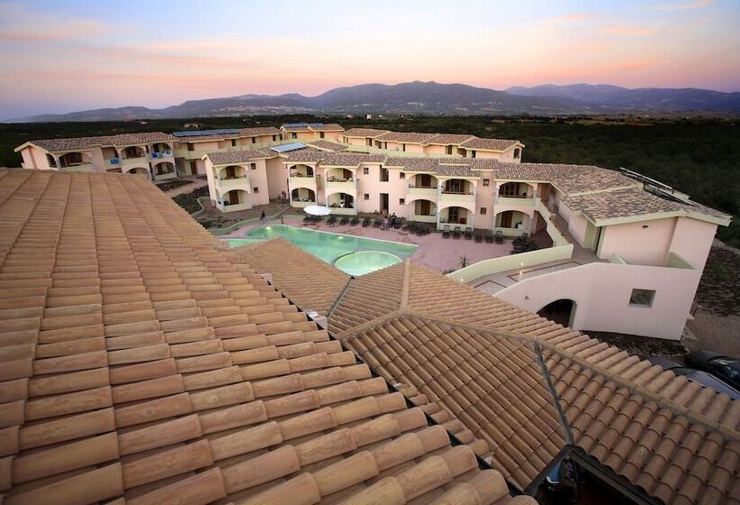 酒店 Mimose Beach Village