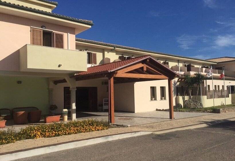 酒店 Mimose Beach Village