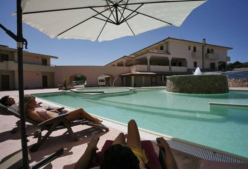 酒店 Mimose Beach Village