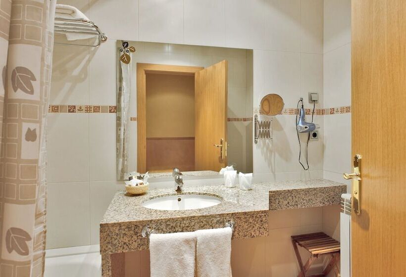 هتل Restaurant Camp Del Serrat