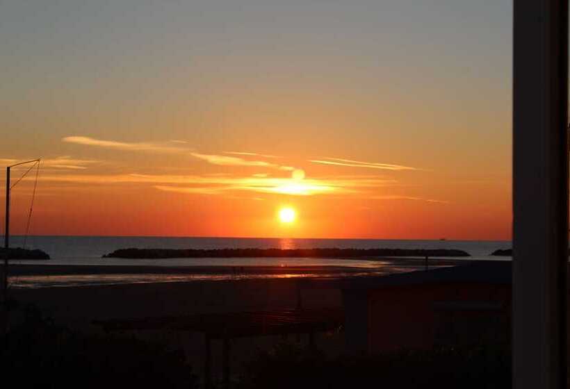 فندق Riviera Mare Beach Life