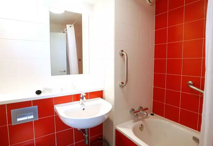 Отель Travelodge Valencia Aeropuerto