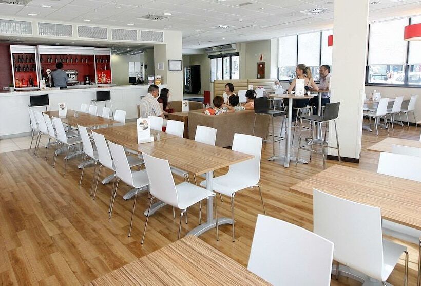 酒店 Travelodge Valencia Aeropuerto