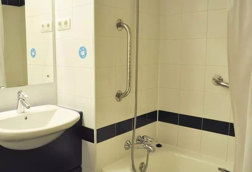 Отель Travelodge Valencia Aeropuerto