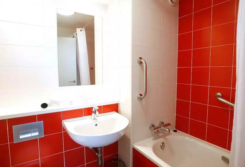 Отель Travelodge Valencia Aeropuerto