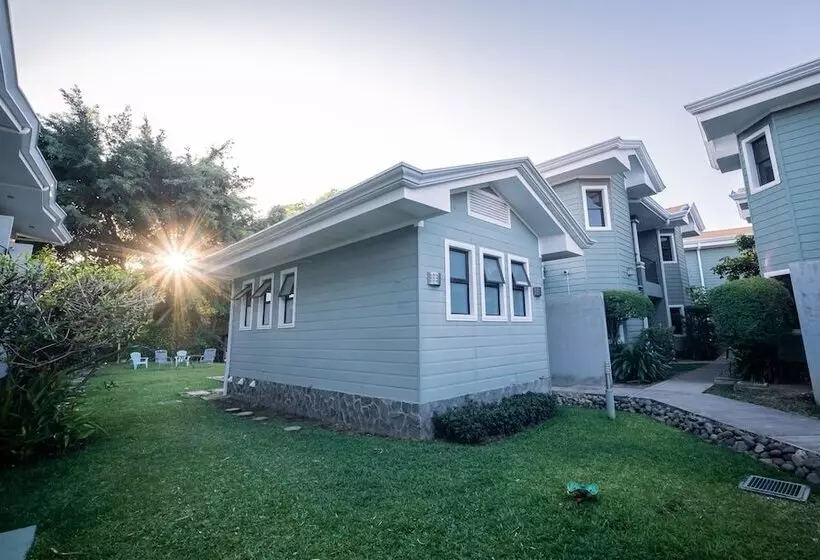 Отель Villa Los Candiles