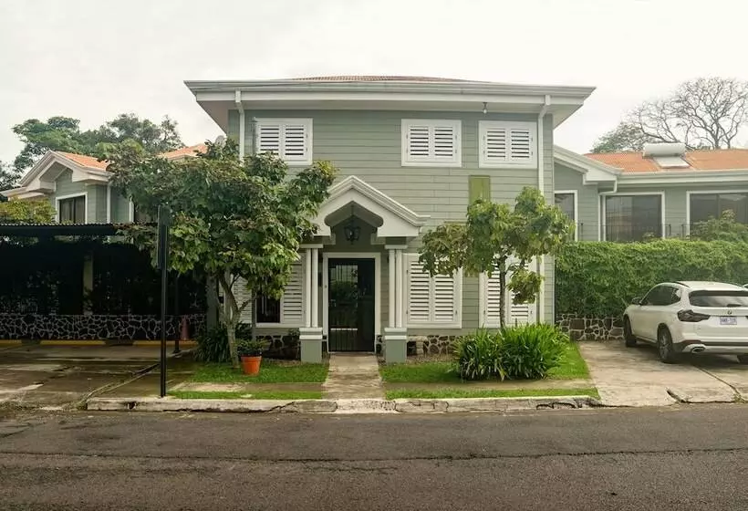 Отель Villa Los Candiles