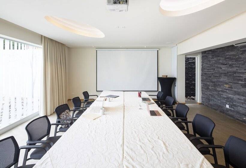 فندق Villa Los Candiles