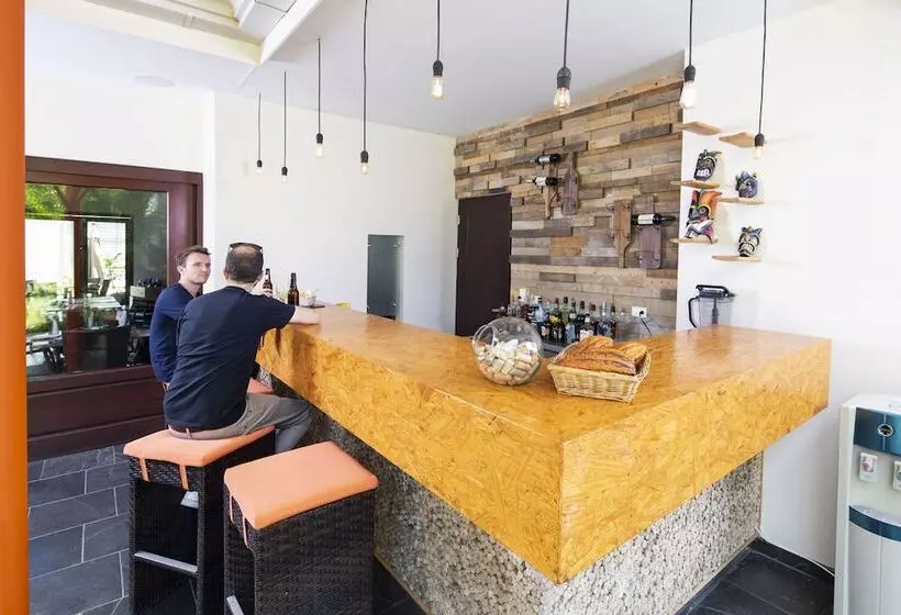 Отель Villa Los Candiles