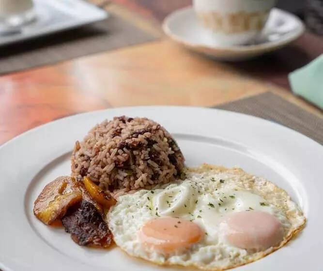 Отель Villa Los Candiles