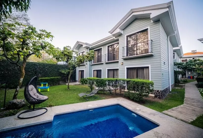 Отель Villa Los Candiles