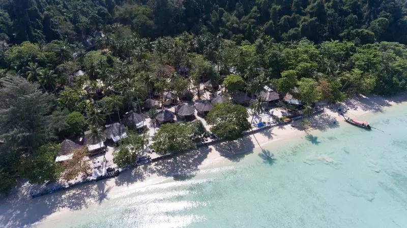 Thapwarin Resort   Green