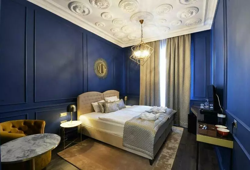 Hotelli 1552 Boutique