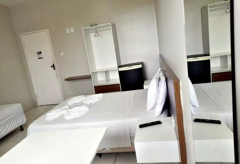 Hotelli Mediterrâneo