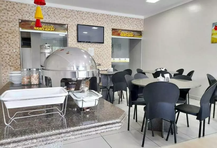 Hotelli Mediterrâneo