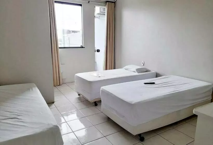 Hotelli Mediterrâneo