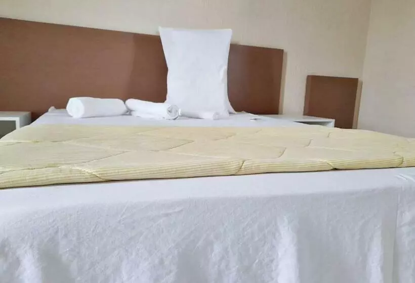 Hotelli Mediterrâneo