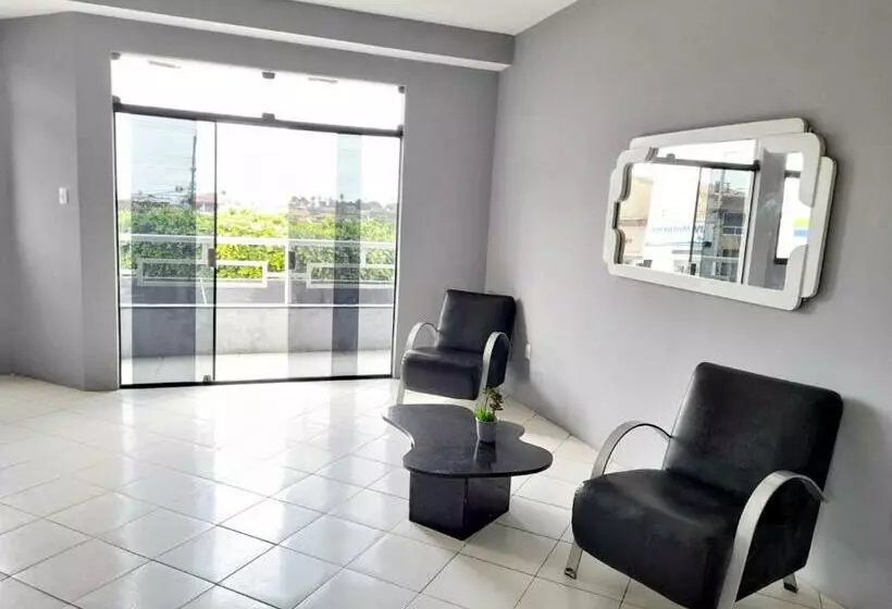 Hotelli Mediterrâneo