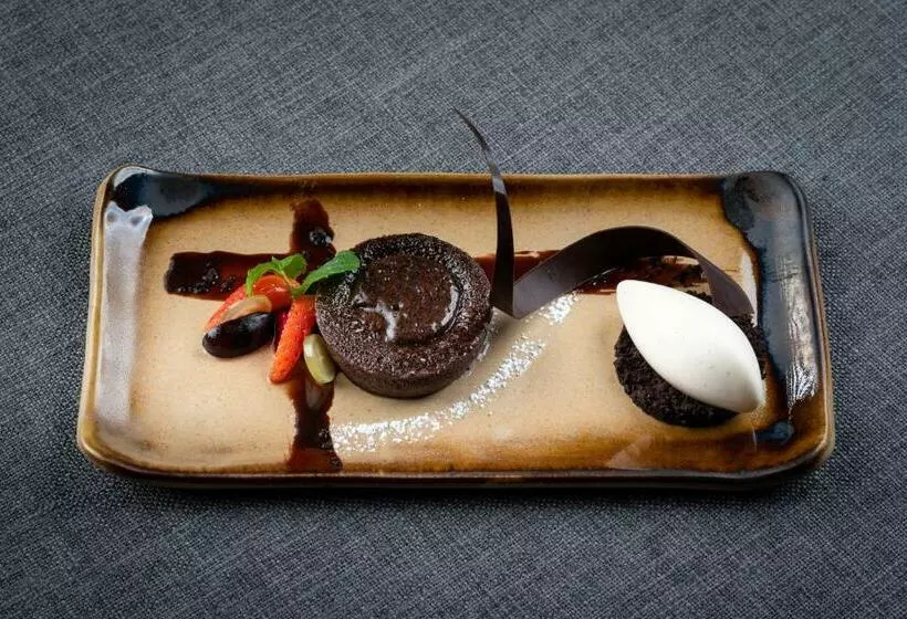 Hotelli Moksha At Kitulgala   Rainforest Boutique