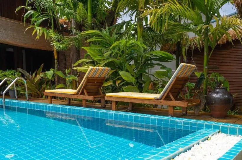 پانسیون Shark Lounge
