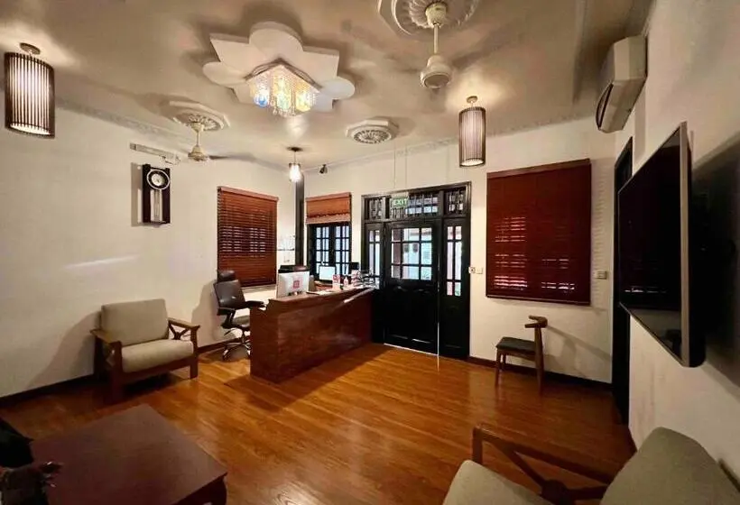 پانسیون Shark Lounge