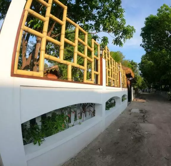 پانسیون Shark Lounge