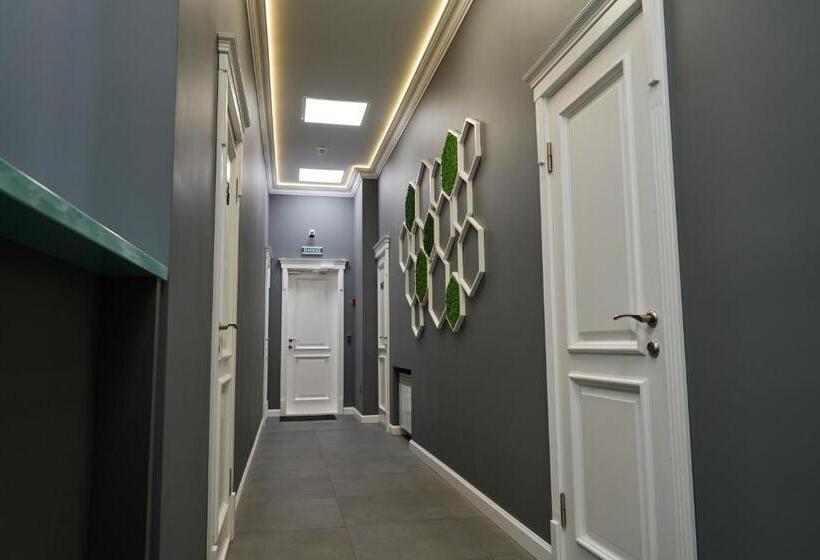 旅馆 хостел с террасой в центре