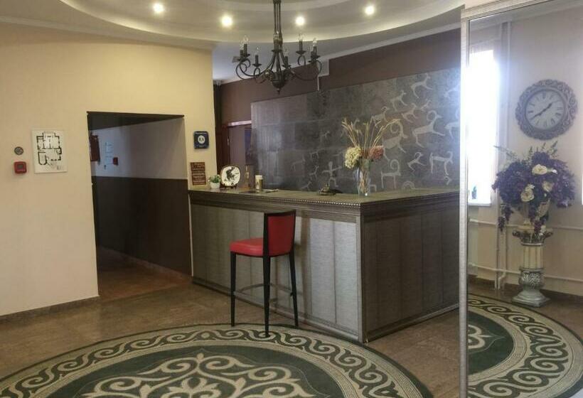 هاستل Altyn Adam