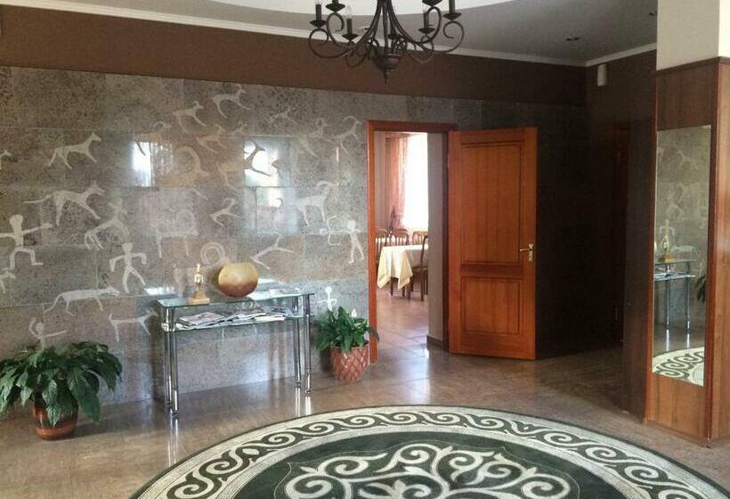 هاستل Altyn Adam