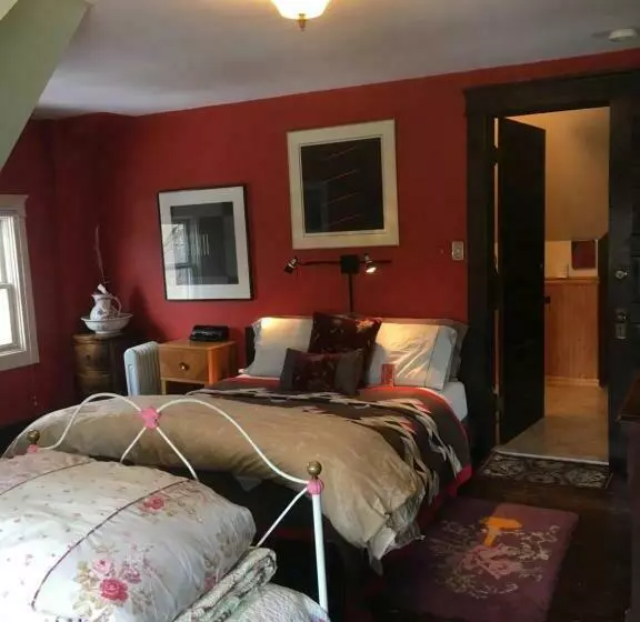 Aamiaismajoitus (B&B) Burnt Toast Inn