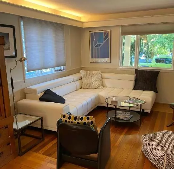 Aamiaismajoitus (B&B) Burnt Toast Inn