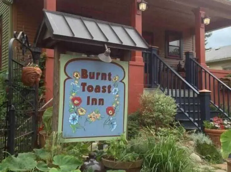 ベッドアンドブレックファースト Burnt Toast Inn