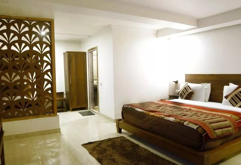 هتل Aroma Nainital