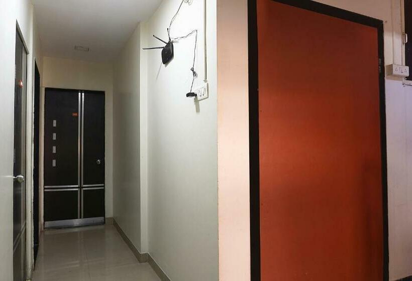 ホテル Fab Majestic Inn