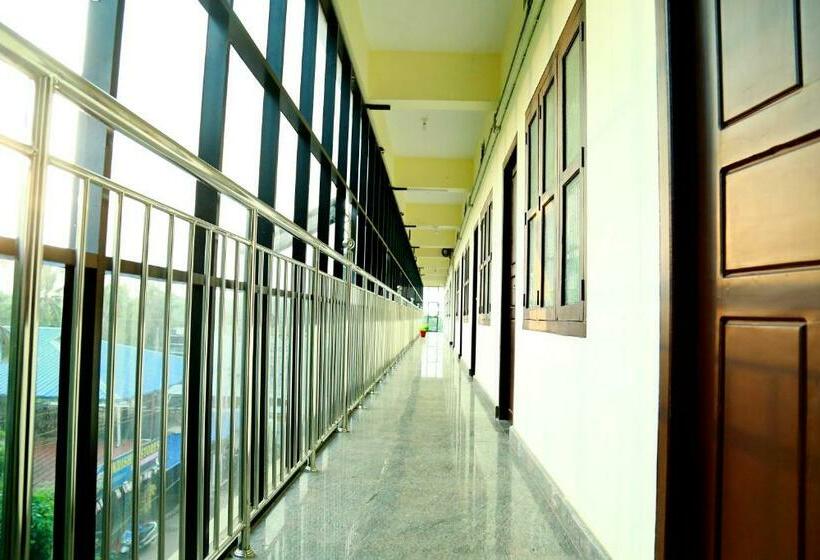 Hotel Town Gate Rest House