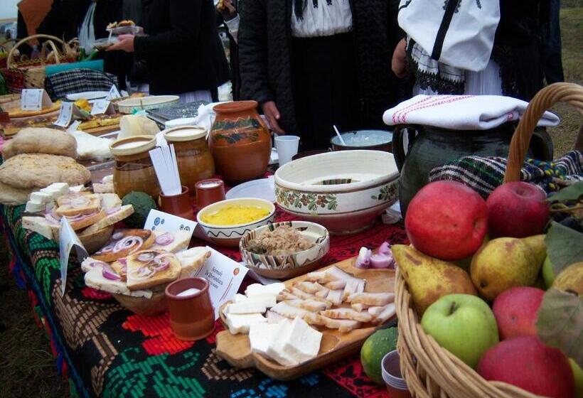 بنسيون La Curtea Porumbaceana