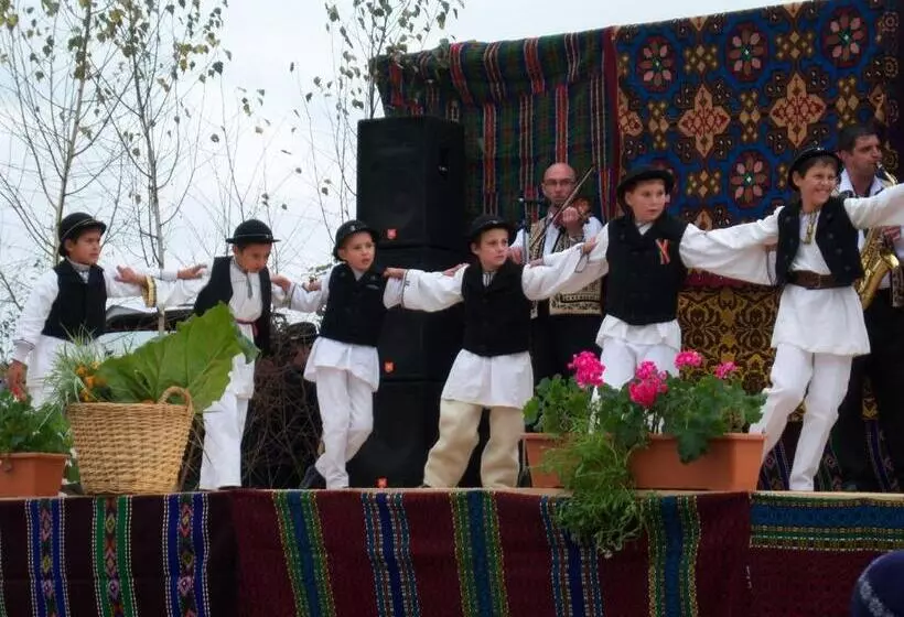 Majatalo La Curtea Porumbaceana