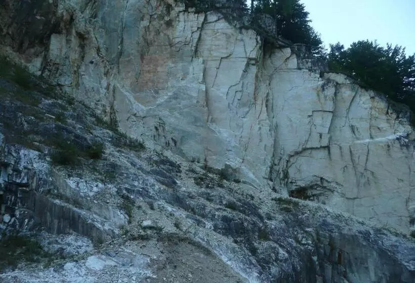 Majatalo La Curtea Porumbaceana