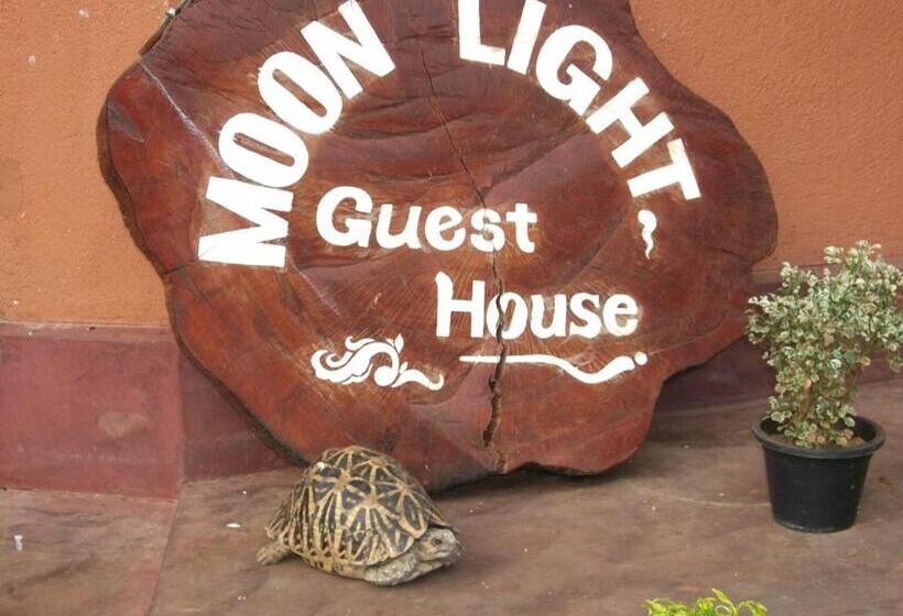 פנסיון Moon Light Guest House