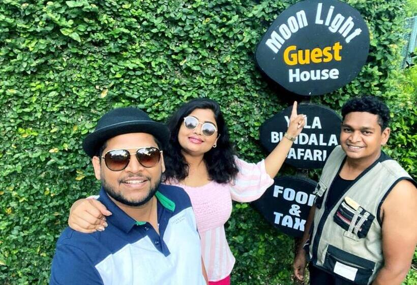 פנסיון Moon Light Guest House