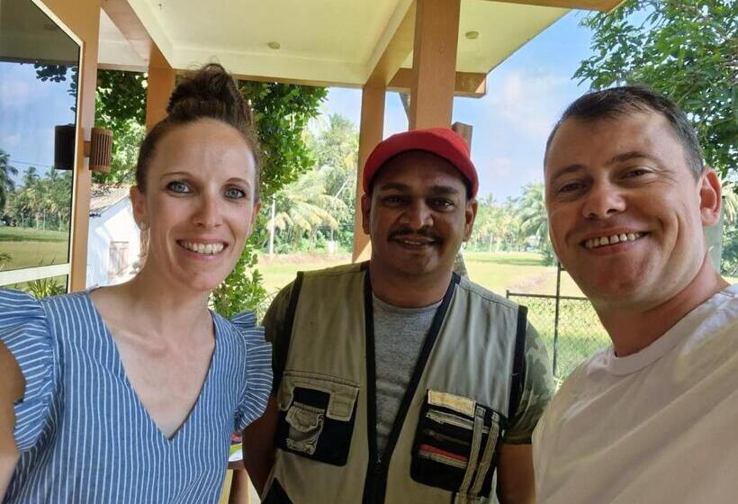 פנסיון Moon Light Guest House