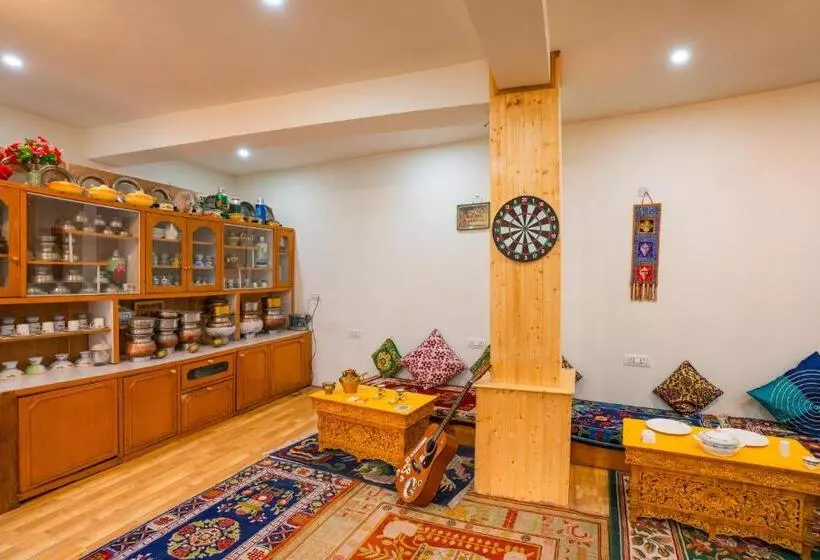 Pensione Rainbow Hostelier