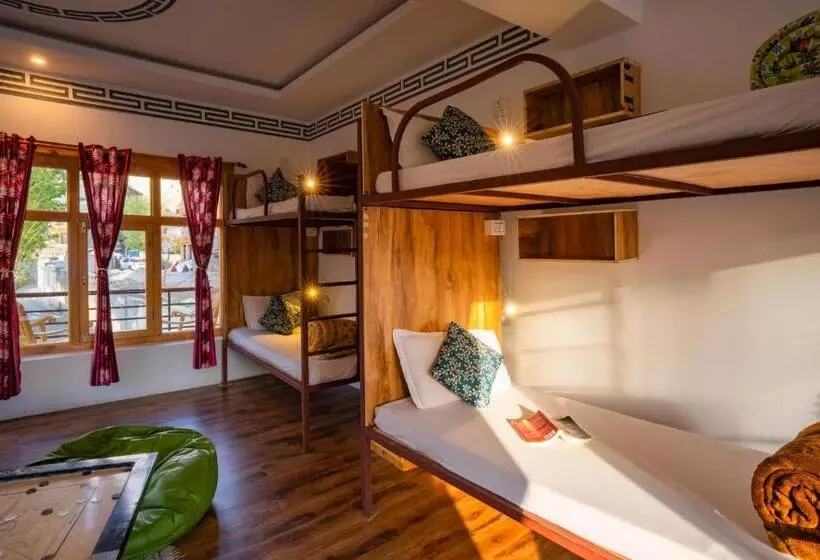 Pensione Rainbow Hostelier