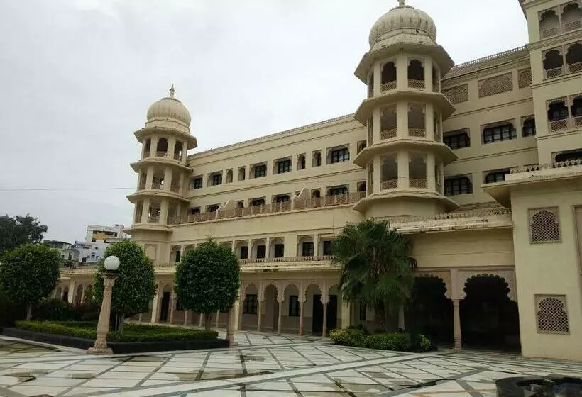 Hotelli Shree Vallabh Vilas Lords Plaza Nathdwara   Pure Veg