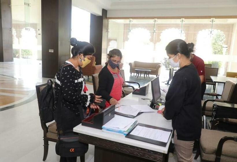 ホテル Shree Vallabh Vilas Lords Plaza Nathdwara   Pure Veg