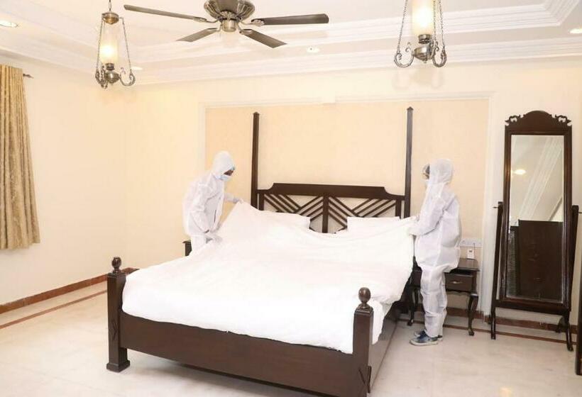 ホテル Shree Vallabh Vilas Lords Plaza Nathdwara   Pure Veg