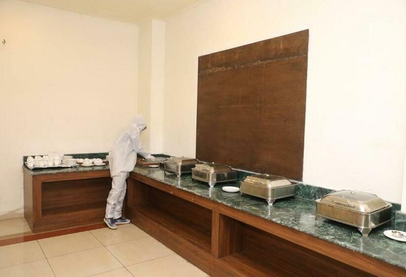 ホテル Shree Vallabh Vilas Lords Plaza Nathdwara   Pure Veg