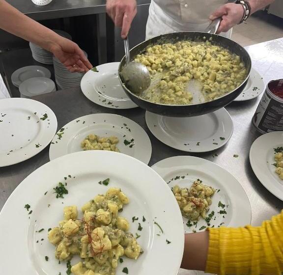 בית מלון כפרי Albergo Ristorante Giuliana