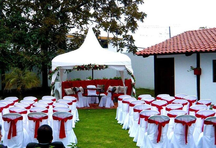 בית מלון כפרי Y Hosteria Natabuela