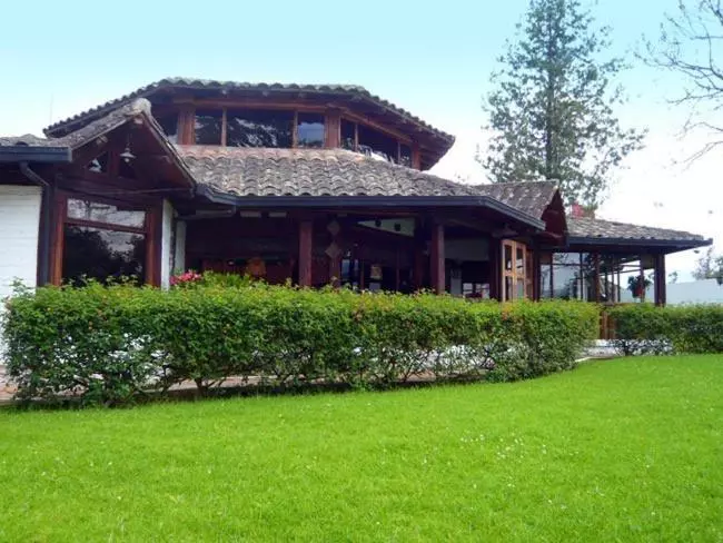 Hotelli Y Hosteria Natabuela